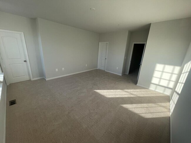 Building Photo - 13275 Coalfield Station Ln