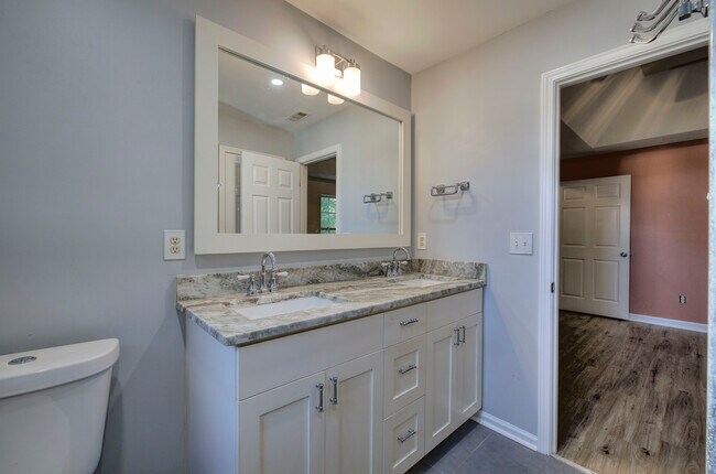 Building Photo - 7202 Cedar Forest Dr