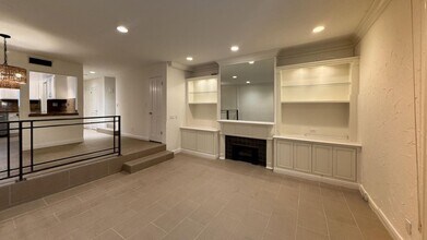 Building Photo - 880 Hilldale Ave