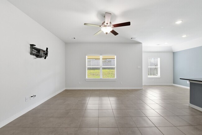 Building Photo - 12411 Southern Trail Ct