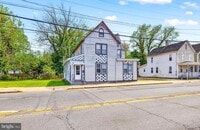 Building Photo - 214 W Division St