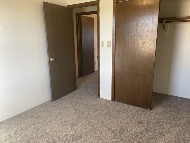 Building Photo - Two bedroom, one and half bathroom, modern...