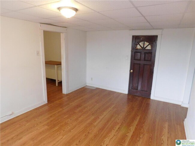 Building Photo - 1307 E 4th St