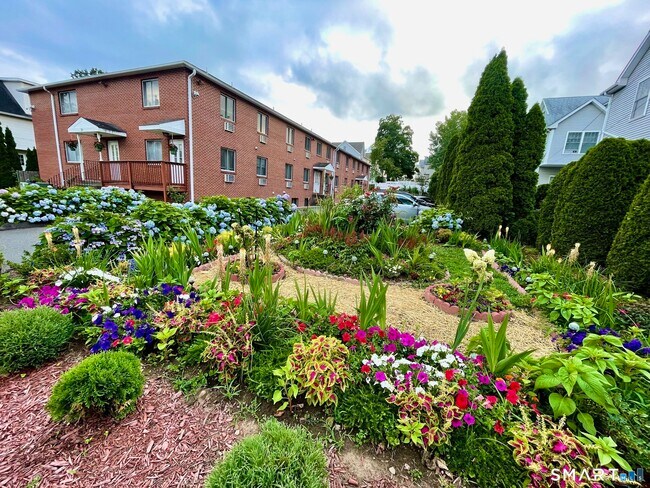 Building Photo - 31 Glenwood Ave