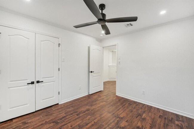 Building Photo - 1739 Starwood Dr