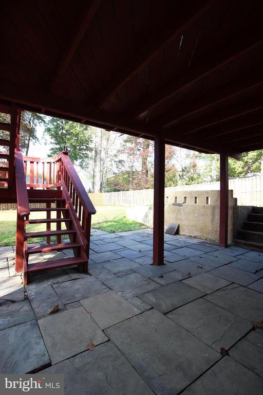 Building Photo - 102 Yeonas Dr SE