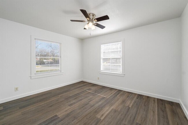Building Photo - 501 Sacramento Dr