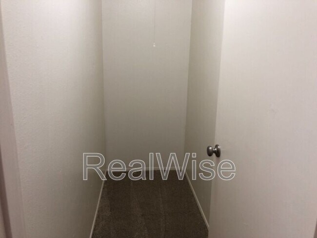 Building Photo - 13437 SE Stark St