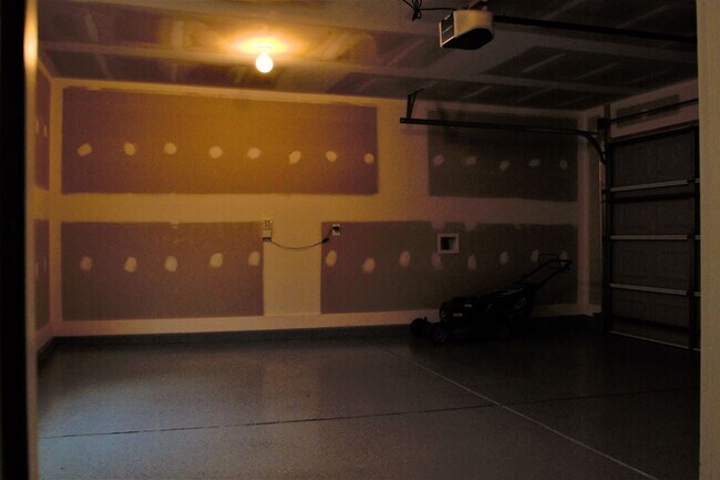 Building Photo - 44 Hartland Ct