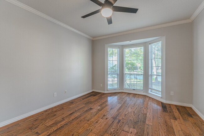 Building Photo - 63 W Artist Grove Pl