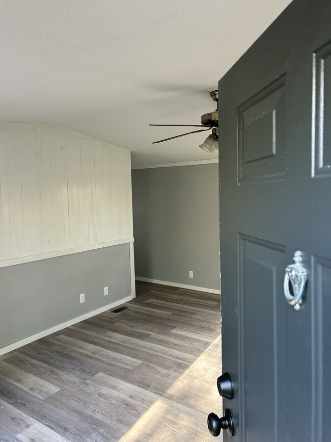 Building Photo - 656 County Rd 4614