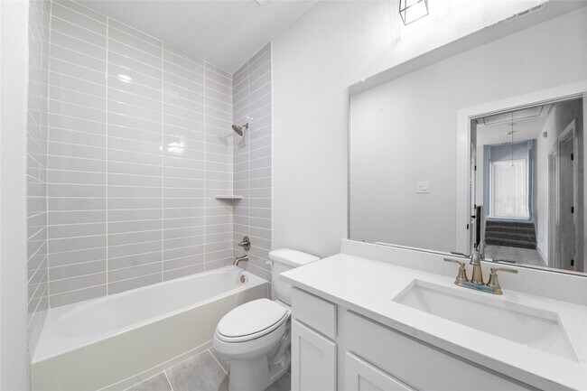 Building Photo - 3511 Palm Crest Dr