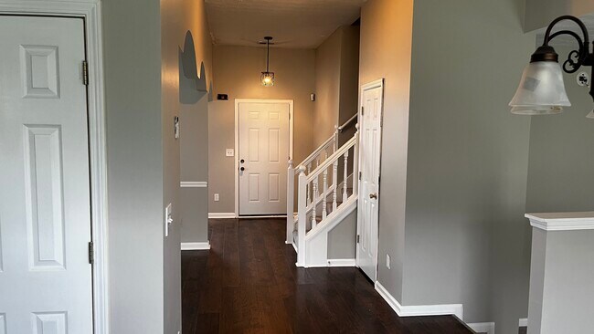Building Photo - 2800 Carolina Ridge