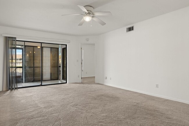 Building Photo - JK - Gulf access with dock and lift Boaters and Canal View Lover's Delight - 2 bedroom 2 bathroom...