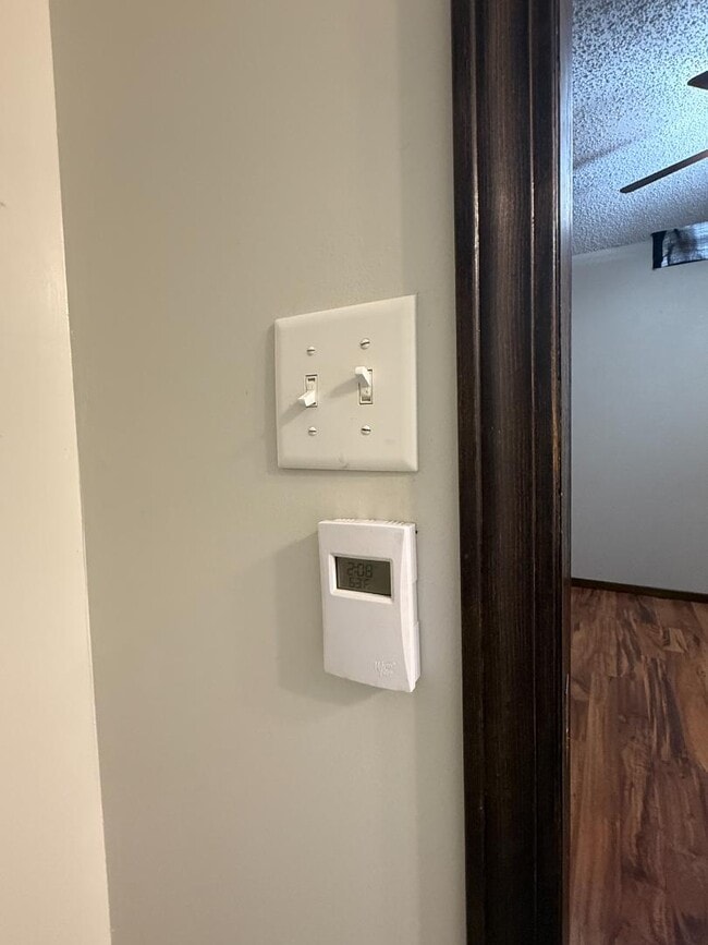 Building Photo - 5902 W Franklin St