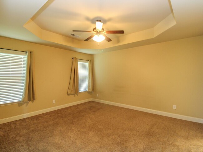 Building Photo - 4 Bedroom Home  in Athens City!