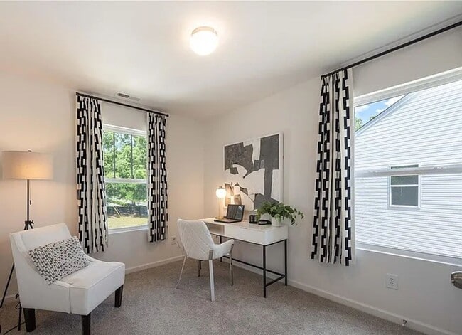 Building Photo - 3 BR/2.5BA  | Newly Renovated Single Family Home | Spacious Great Room | In Dukes Ridge!