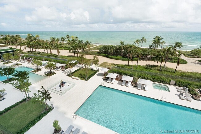 Building Photo - 10201 Collins Ave