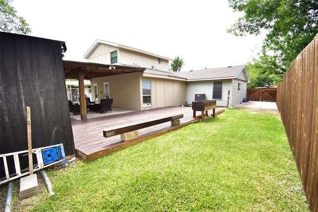 Building Photo - 6027 Bluebell Cir