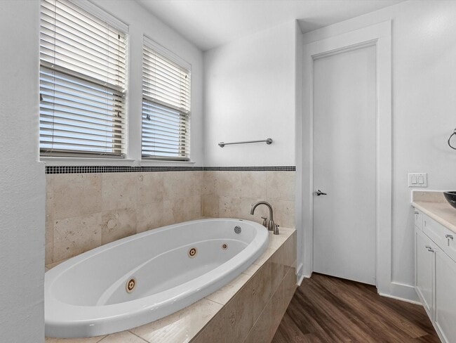 Building Photo - 3421 Gillespie St