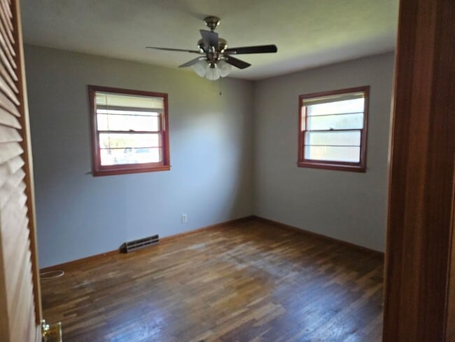Building Photo - 3463 N Fremont Ave
