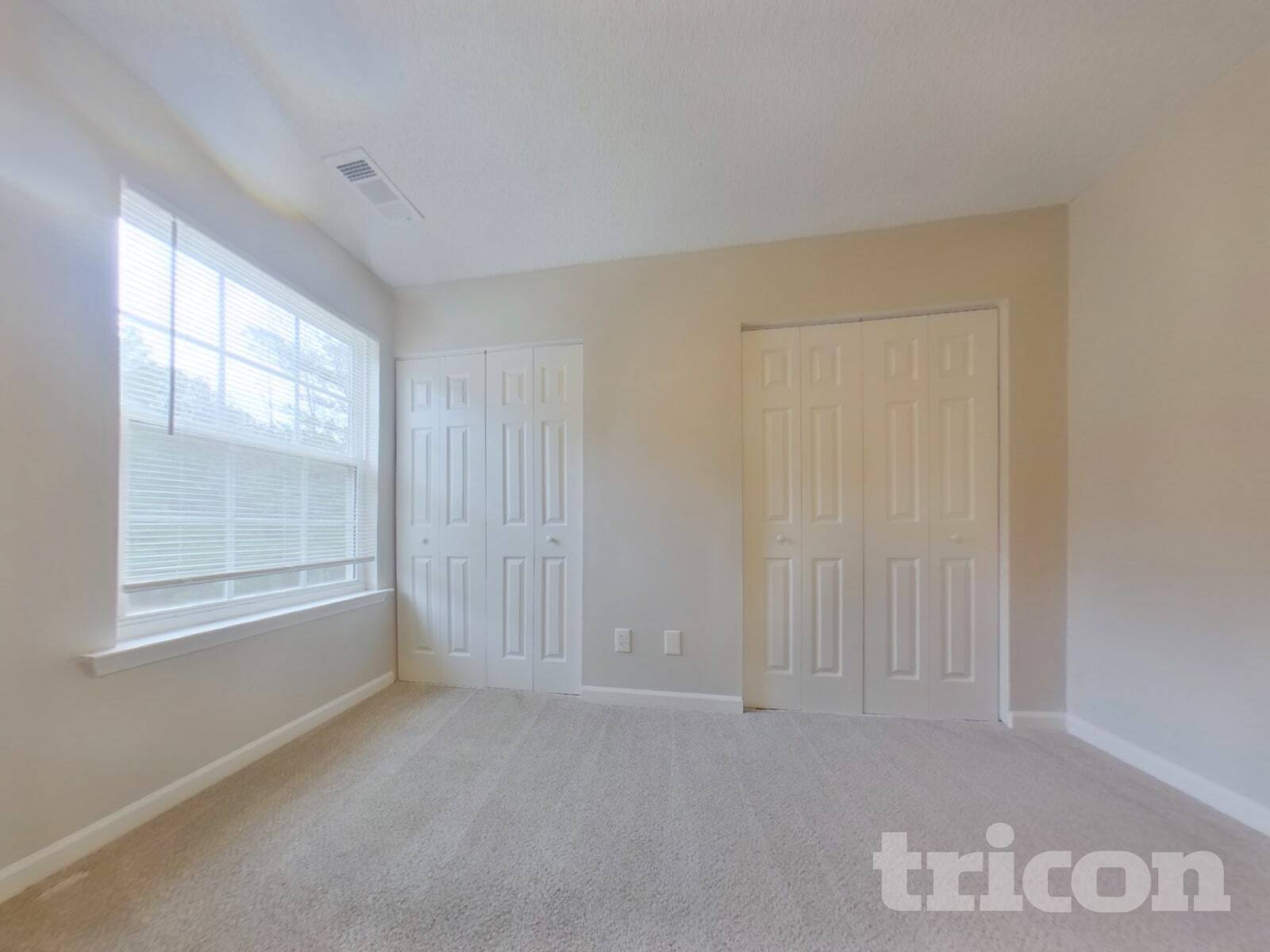 Building Photo - 693 Grandview Cir