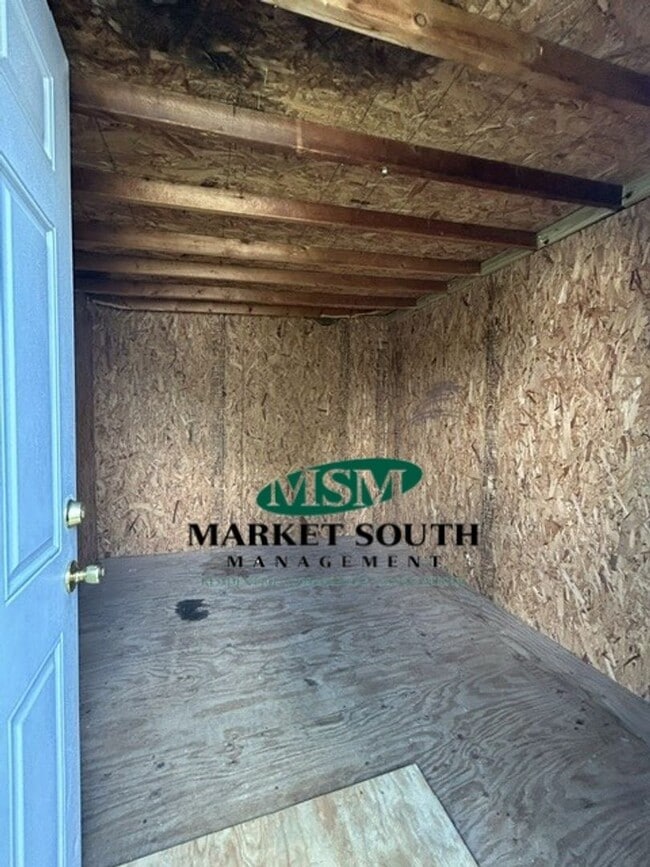 Building Photo - AFFORDABLE WESTSIDE HOME