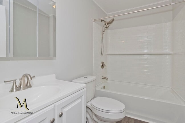 Building Photo - Single-Level Living! 3 Bed Ranch with Mode...