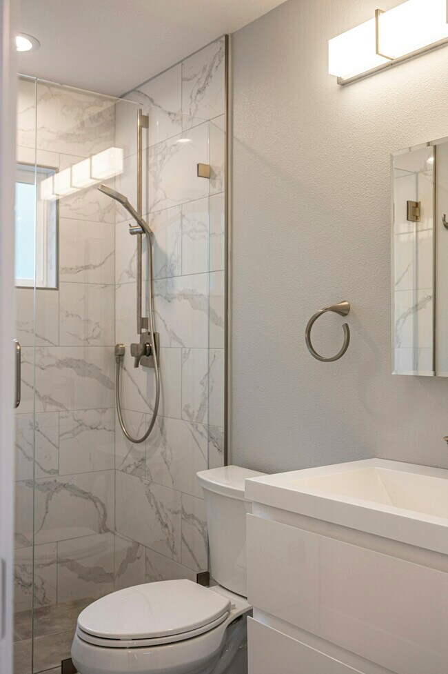 Building Photo - 15817 Izorah Way