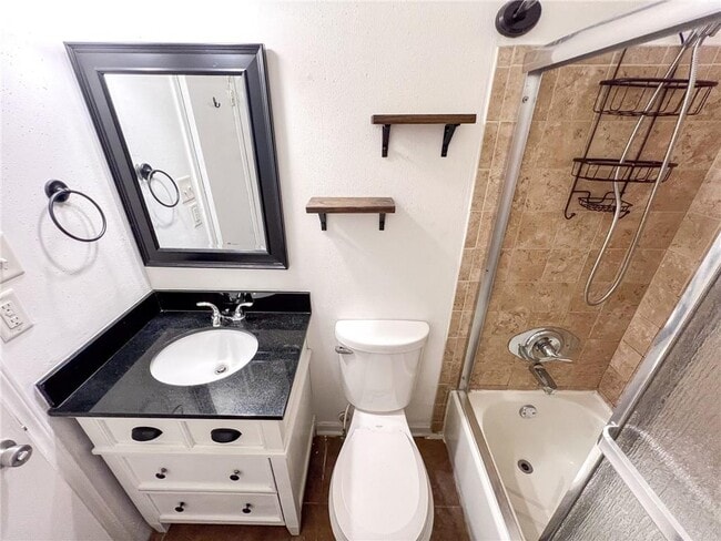 Building Photo - 953 Dickenson Ave