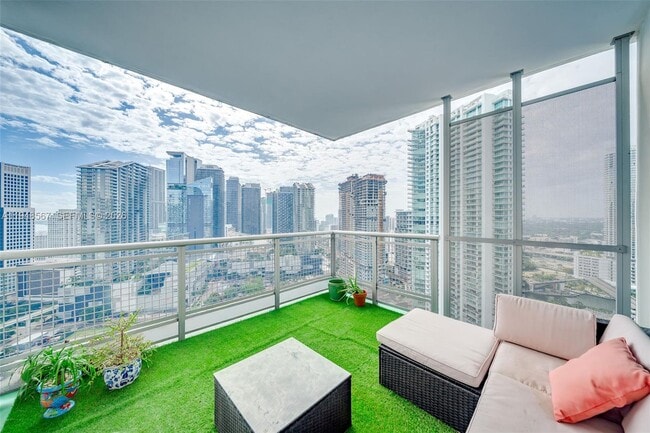 Building Photo - 350 S Miami Ave