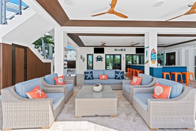 Building Photo - 247 Pescayo Ave