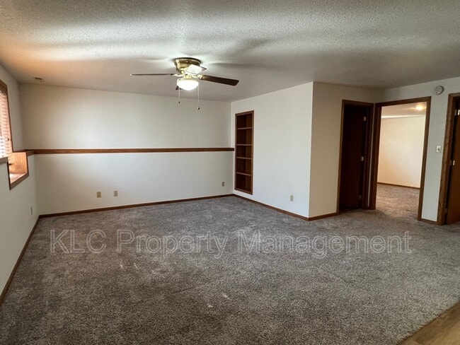 Building Photo - 523 S 11th St