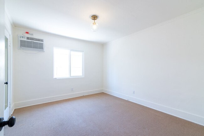 Building Photo - Coolidge Apartments