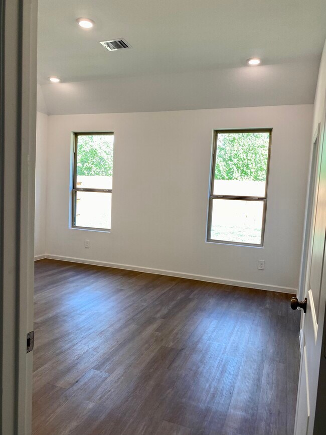 Building Photo - 35428 Woodtrace Cir