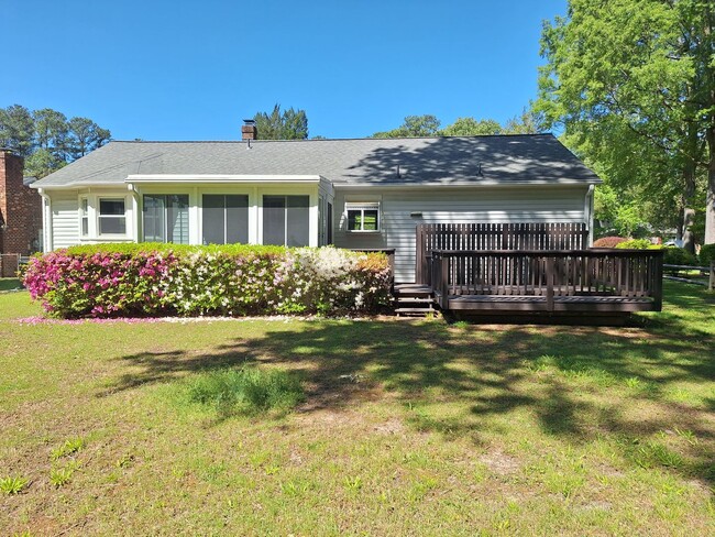 Building Photo - 3 bedroom /2 full bathroom- Yorktown