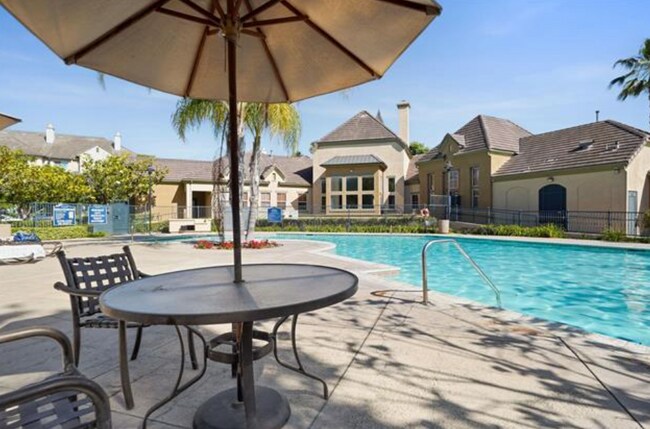 Building Photo - 1344 Paizay Pl