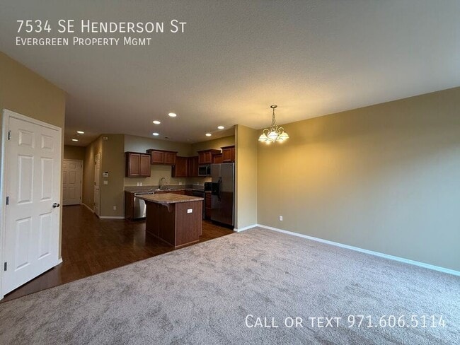 Building Photo - 7534 SE Henderson St