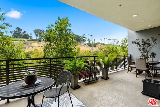 Building Photo - 12775 Bluff Creek Dr
