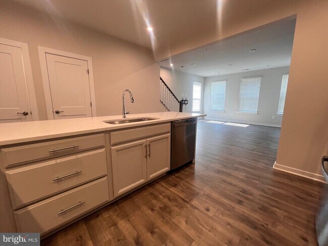 Building Photo - 44625 Wolfhound Sq