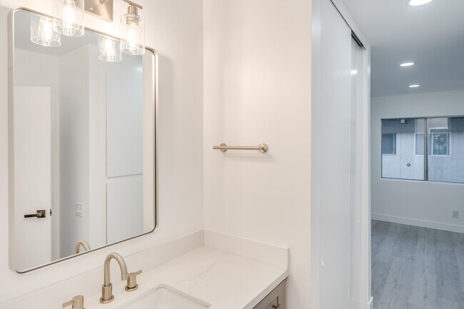 Building Photo - 5460 White Oak Ave