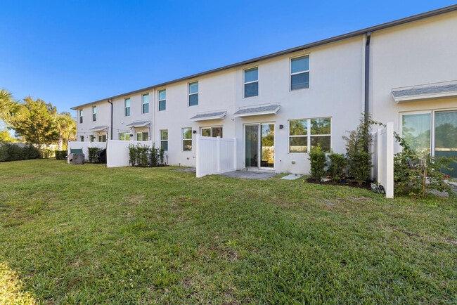 Building Photo - 1653 Lindley St