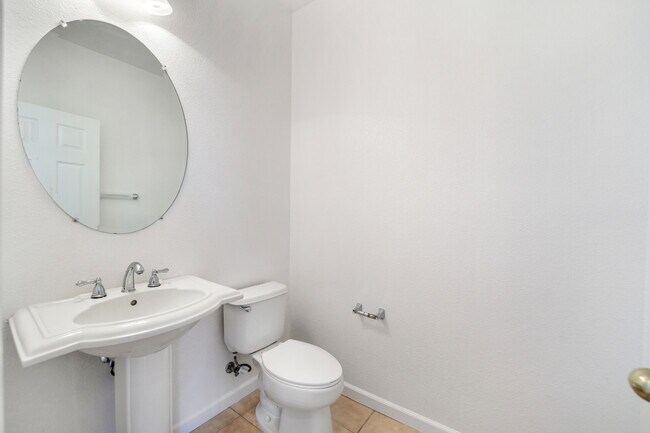Building Photo - 6717 Sao Tiago Way