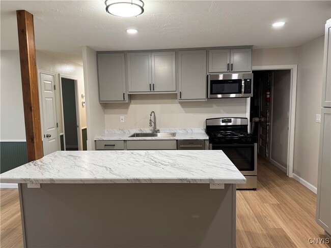 Building Photo - 304 Birchwood Blvd