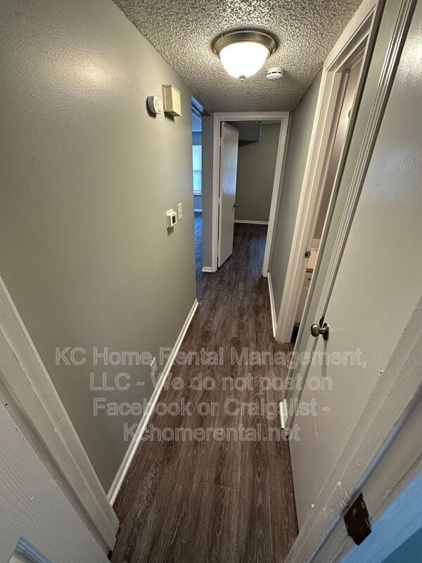 Building Photo - 9223 E 54th St