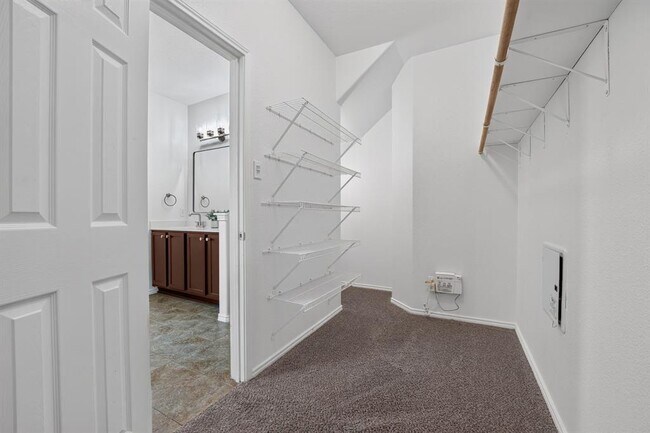 Building Photo - 1703 Comfort Ln