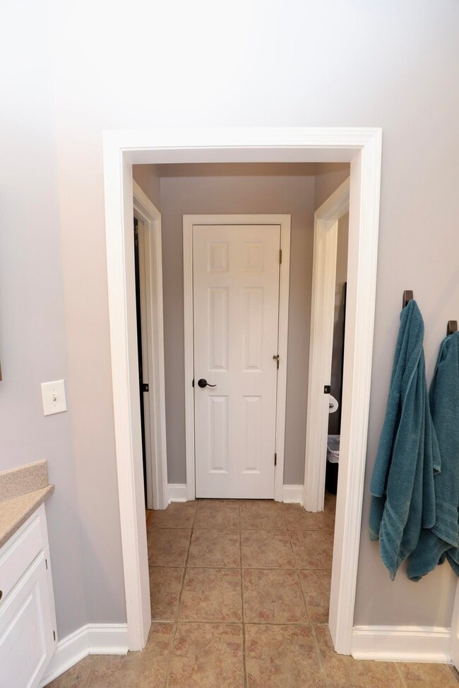 Building Photo - 1855 Beachforest Way