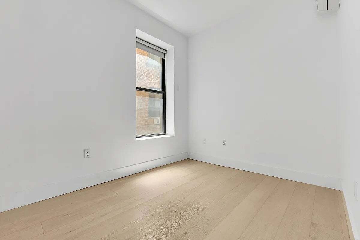 Building Photo - 245 Eldridge St