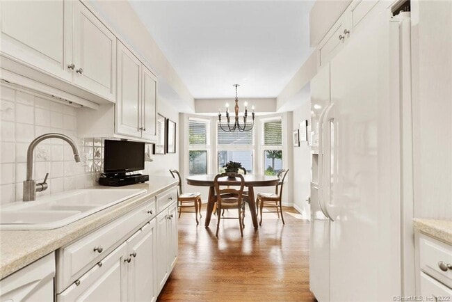 Building Photo - 40 Ettl Ln