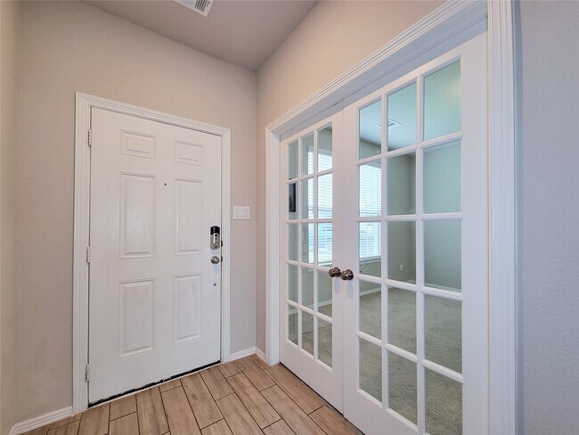 Building Photo - 24811 Crimson Pine Dr